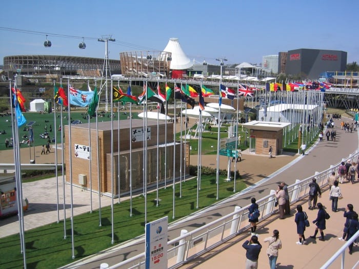 Expo 2005 vlajky a pavilon