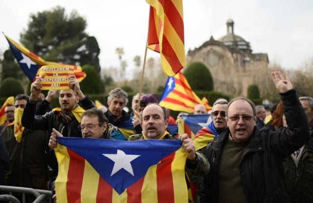 Katalansko dav s vlajkami