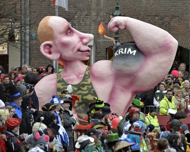 krym protesty postava Putina
